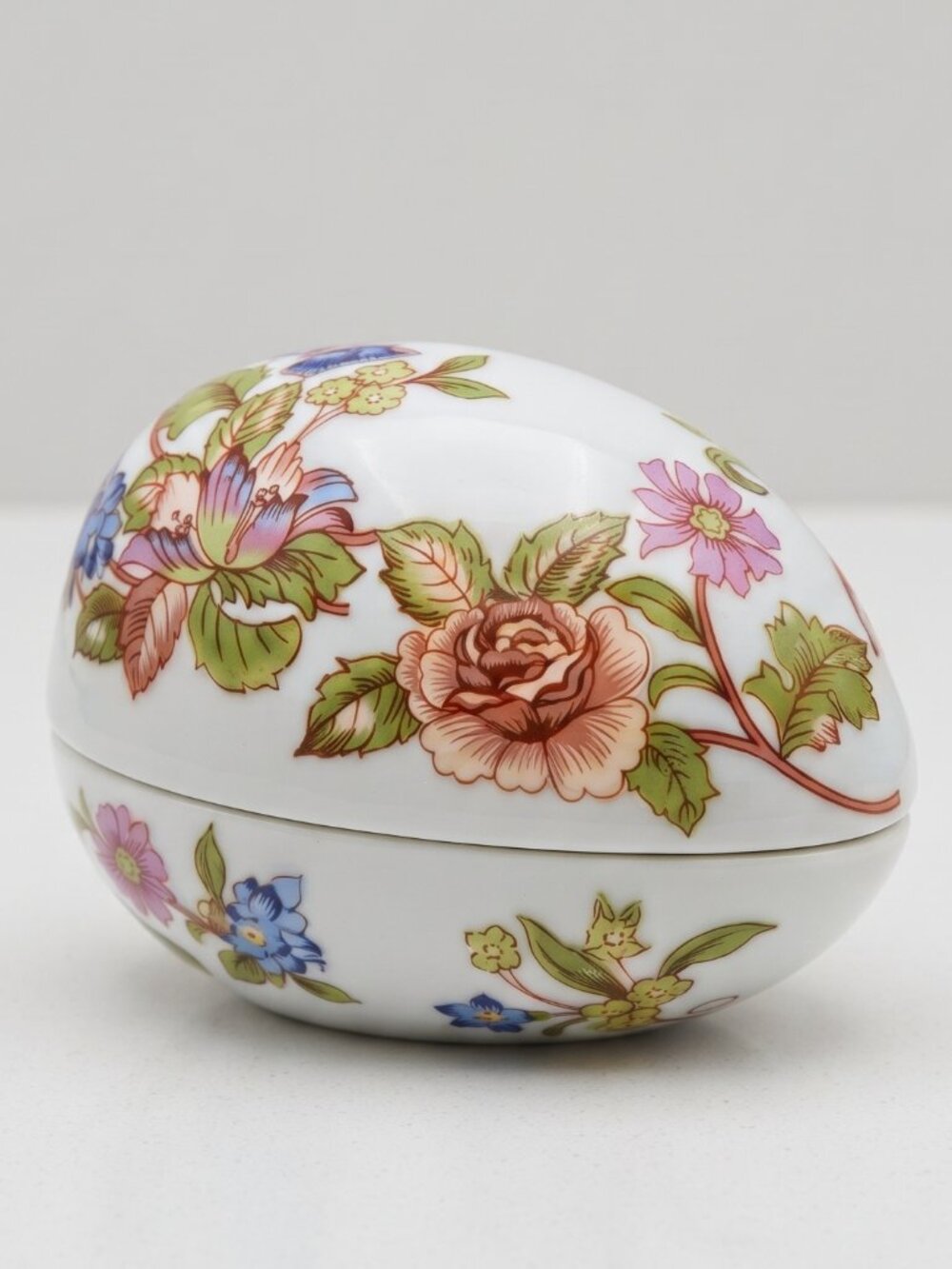 Vintage Seymour Mann Country Butterfly Porcelain Egg Trinket Box Korea 5.5”